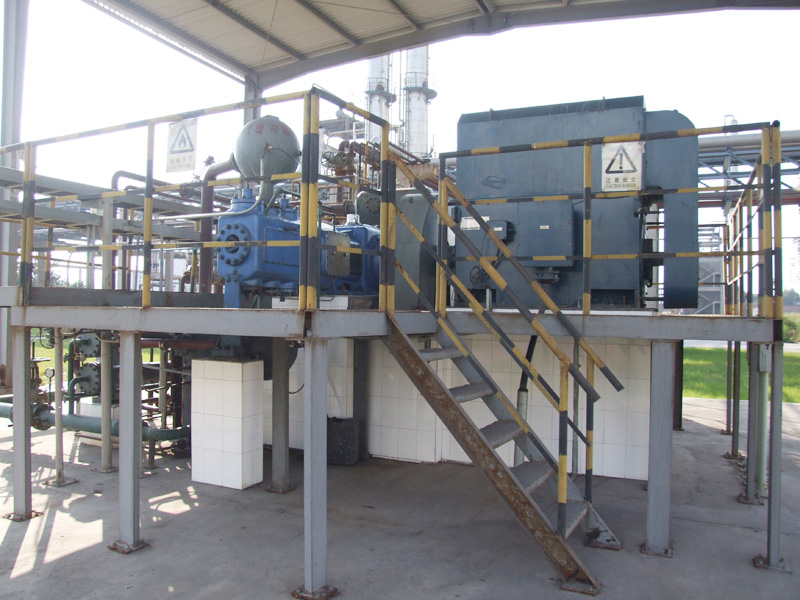 河南煤業(yè)集團(tuán)義馬氣化廠DW-4/2.5-6.5-5.5/6.5-25型煤氣壓縮機(jī)